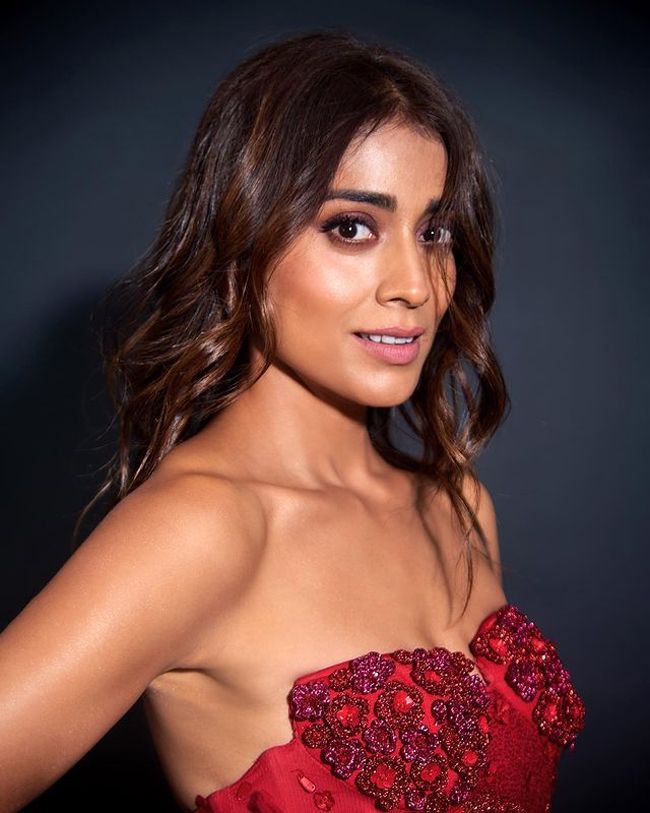Staggering Photoshoot Of Evergreen Shriya Saran